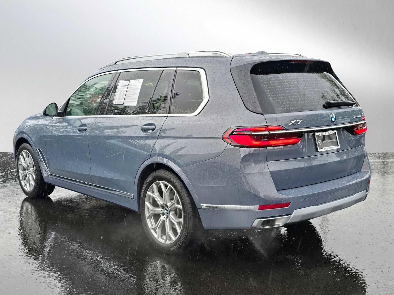 Used 2025 BMW X7 xDrive40i w/ Premium Package image 5