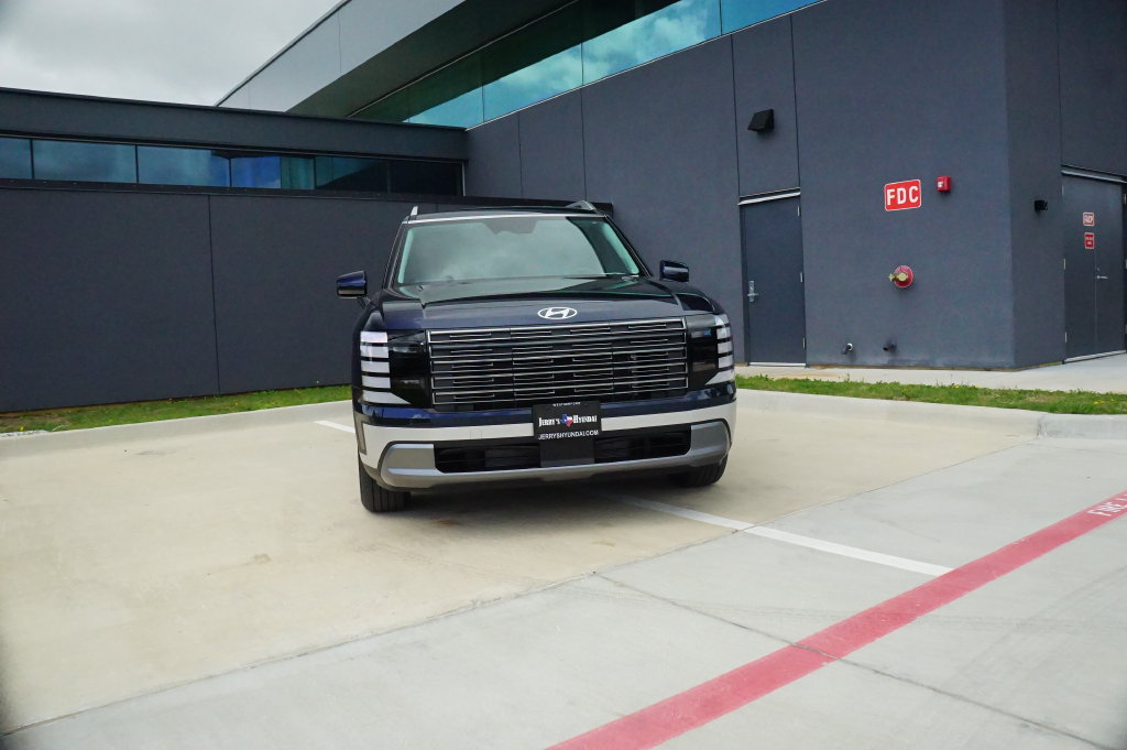 New 2026 Hyundai Palisade SEL FWD image 2