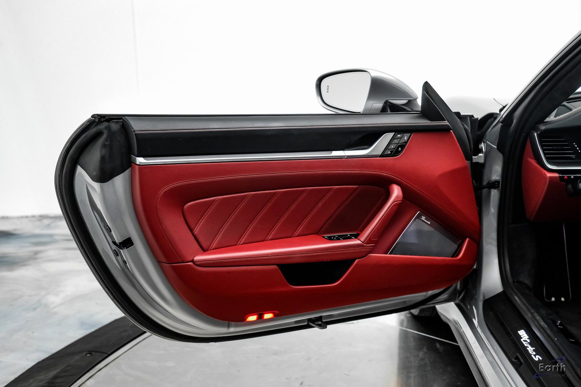 Used 2021 Porsche 911 Turbo S image 84