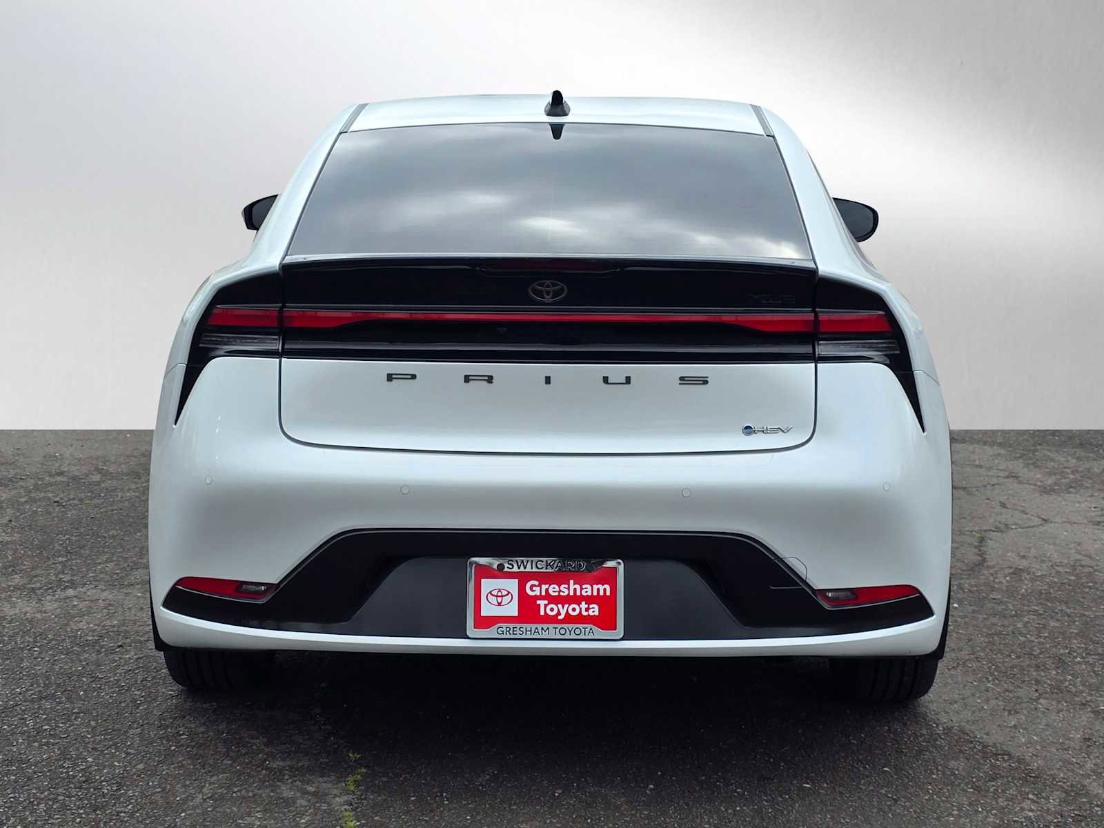 Used 2026 Toyota Prius XLE image 5