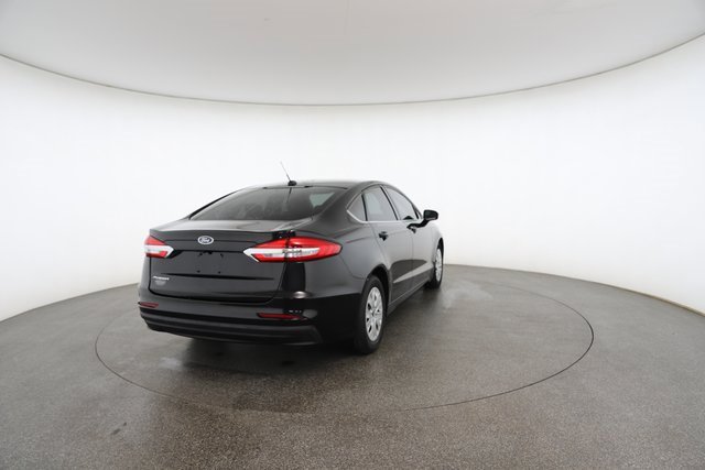 Used 2019 Ford Fusion S image 16