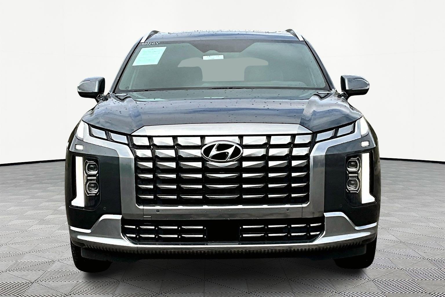 Used 2023 Hyundai Palisade Calligraphy image 2