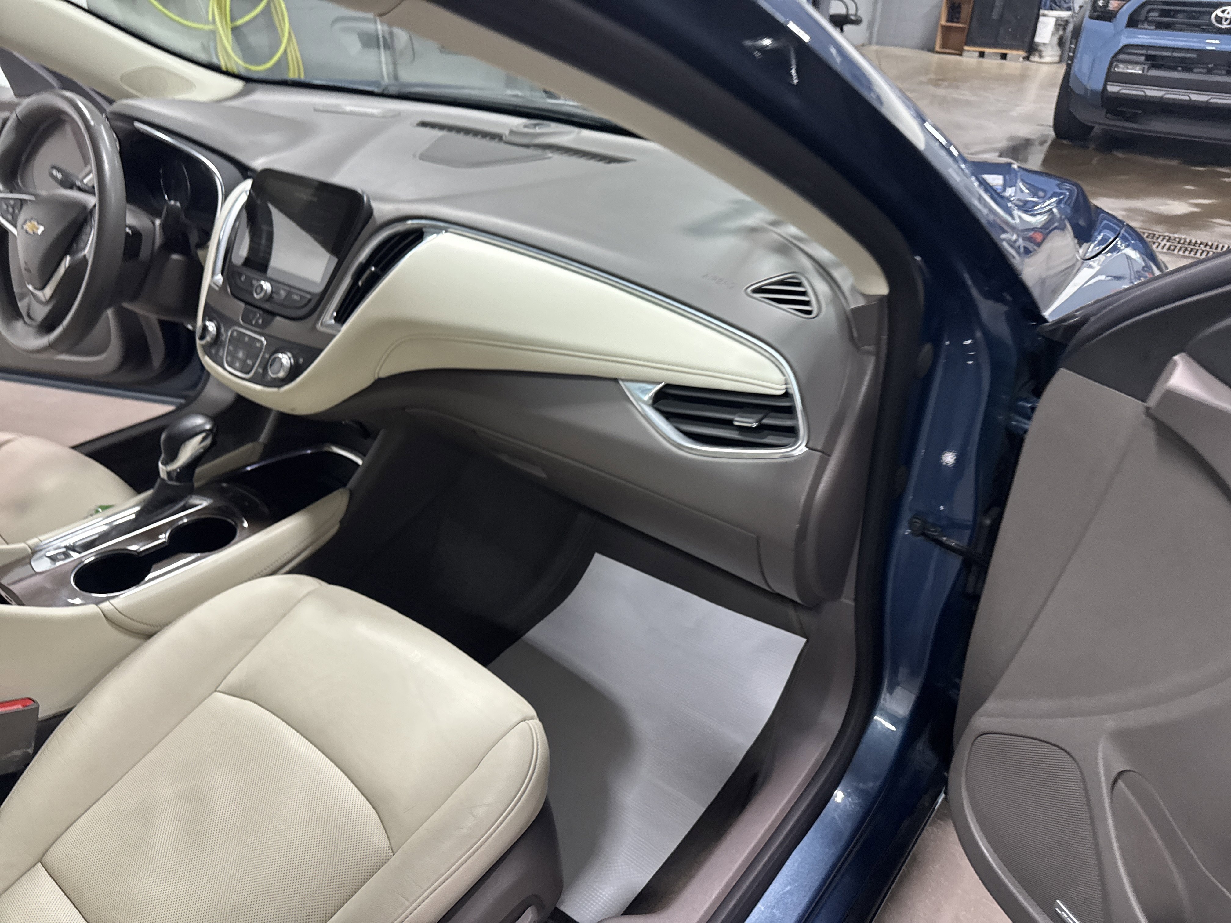 Used 2024 Chevrolet Malibu LT image 37