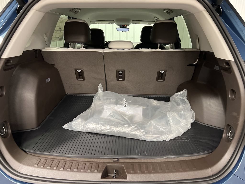 New 2026 GMC Terrain Denali w/ LPO, Black Badging Package AWD/4WD image 6