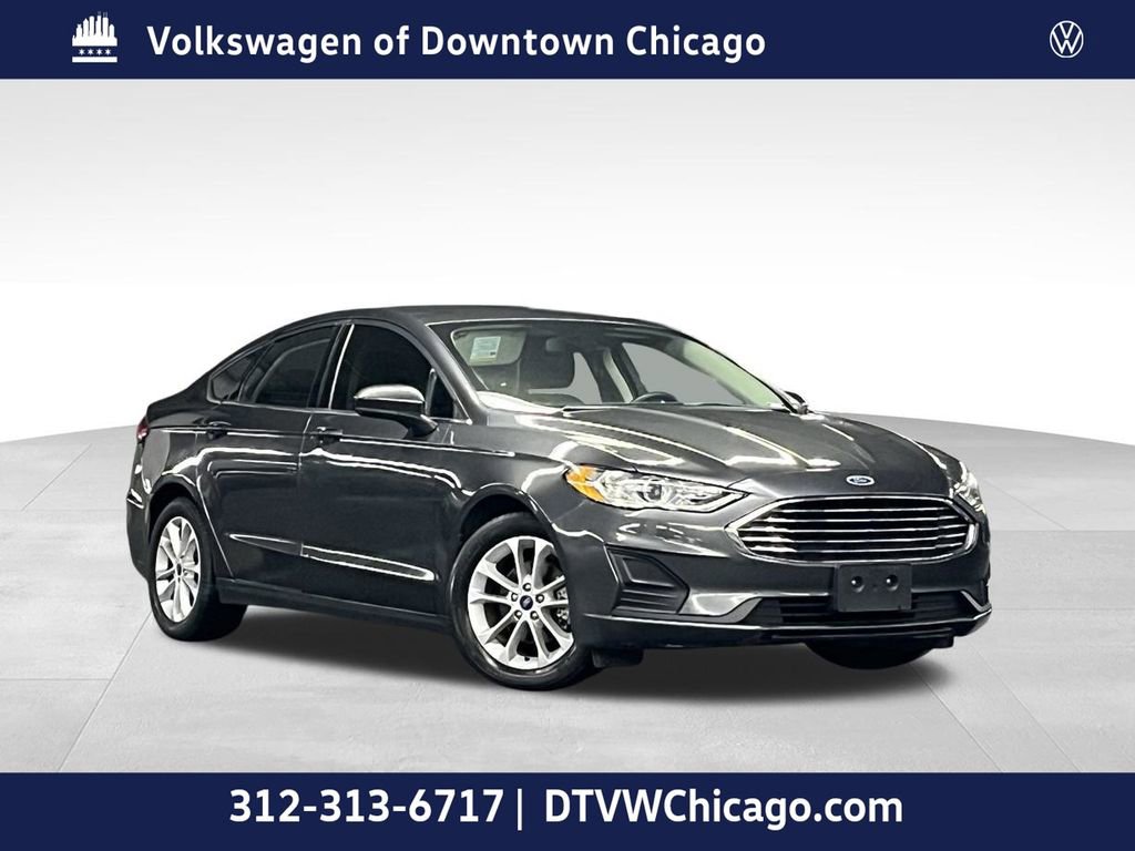 Used 2020 Ford Fusion SE FWD image 1