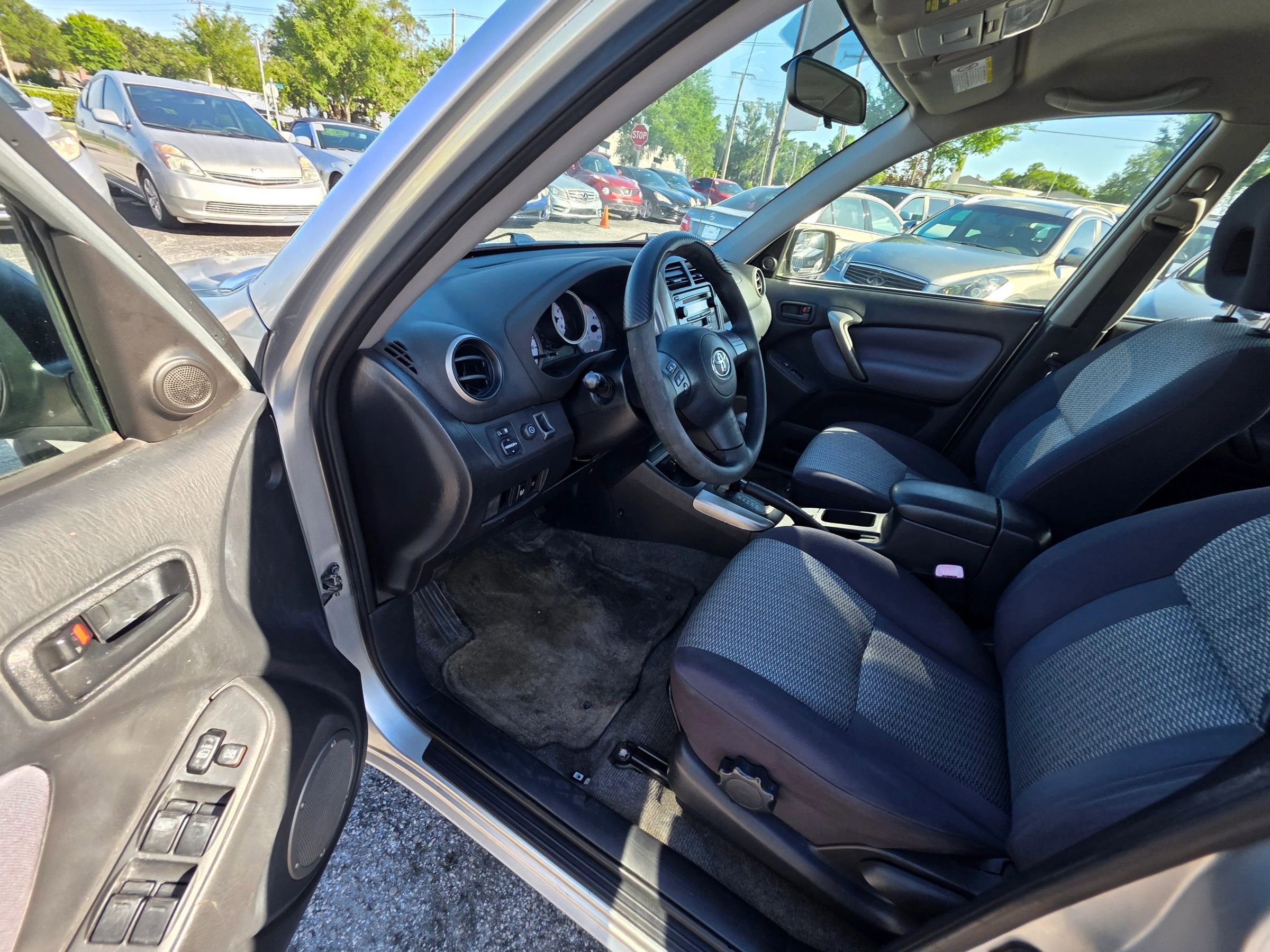 Used 2005 Toyota RAV4 2WD image 12