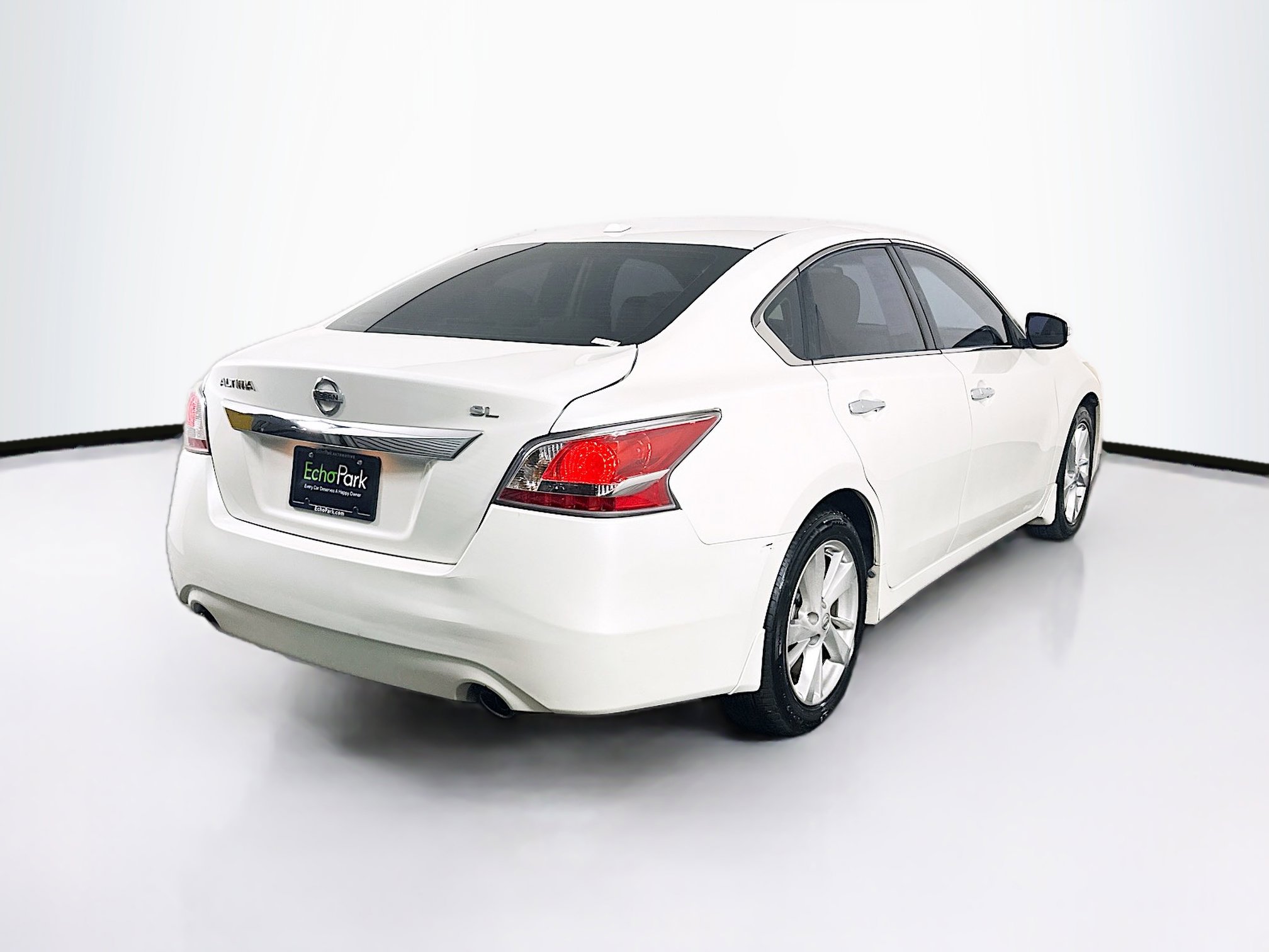 Used 2015 Nissan Altima 2.5 SL w/ Technology Package FWD image 9