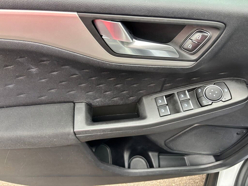 Used 2020 Ford Escape SE Sport image 6