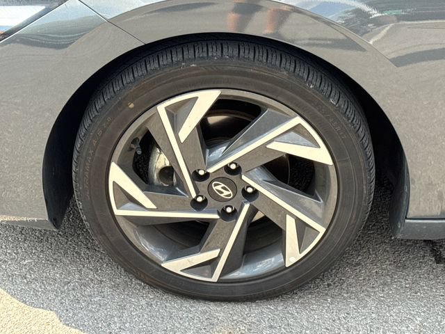 Used 2024 Hyundai Elantra Limited FWD image 25