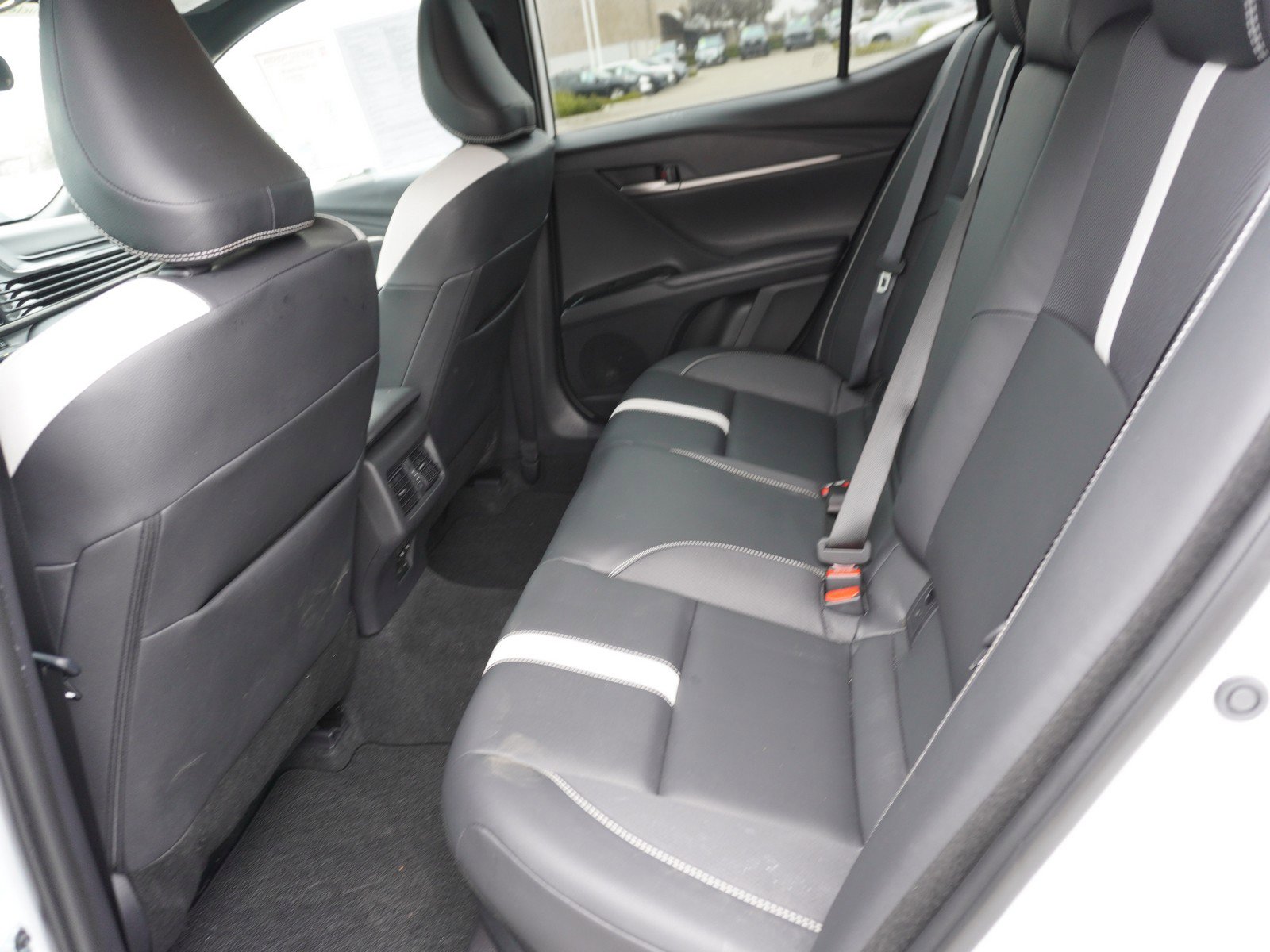 Used 2025 Toyota Camry SE image 13