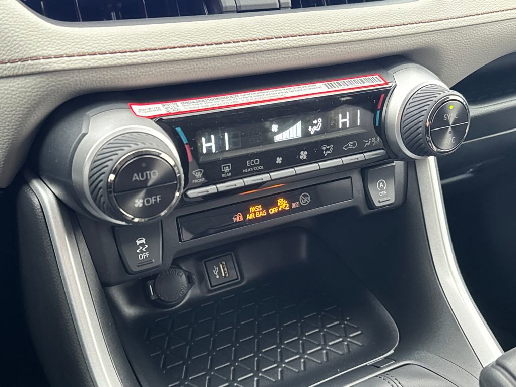New 2025 Toyota RAV4 XLE image 27