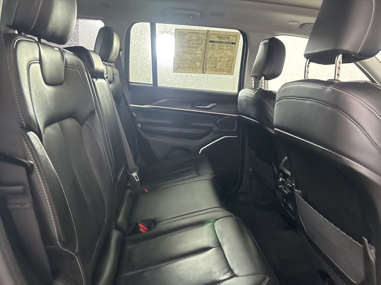 Used 2022 Jeep Grand Cherokee Limited w/ MOPAR Finishing Package AWD/4WD image 27