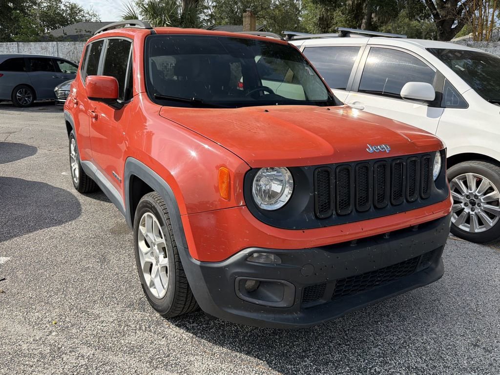 Used 2017 Jeep Renegade Latitude FWD image 1