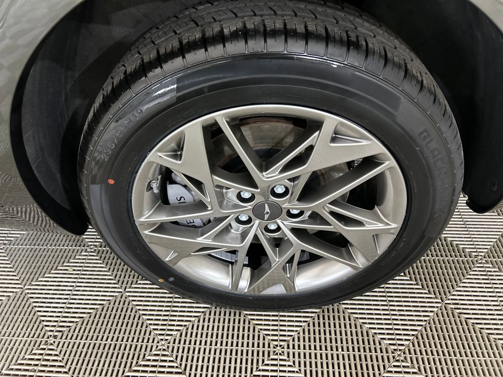Used 2025 Genesis GV70 2.5T image 10