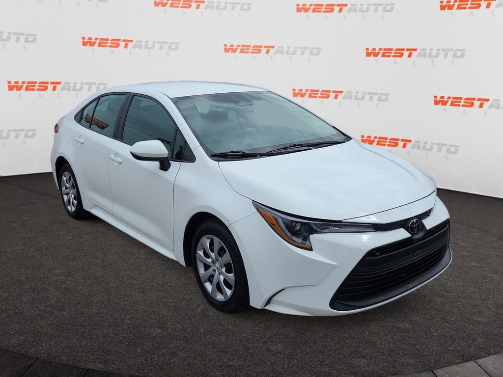 Used 2024 Toyota Corolla LE FWD image 7