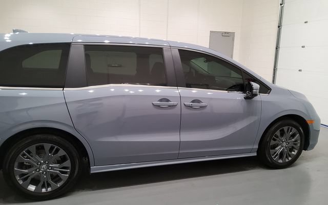 Certified 2026 Honda Odyssey Touring image 8