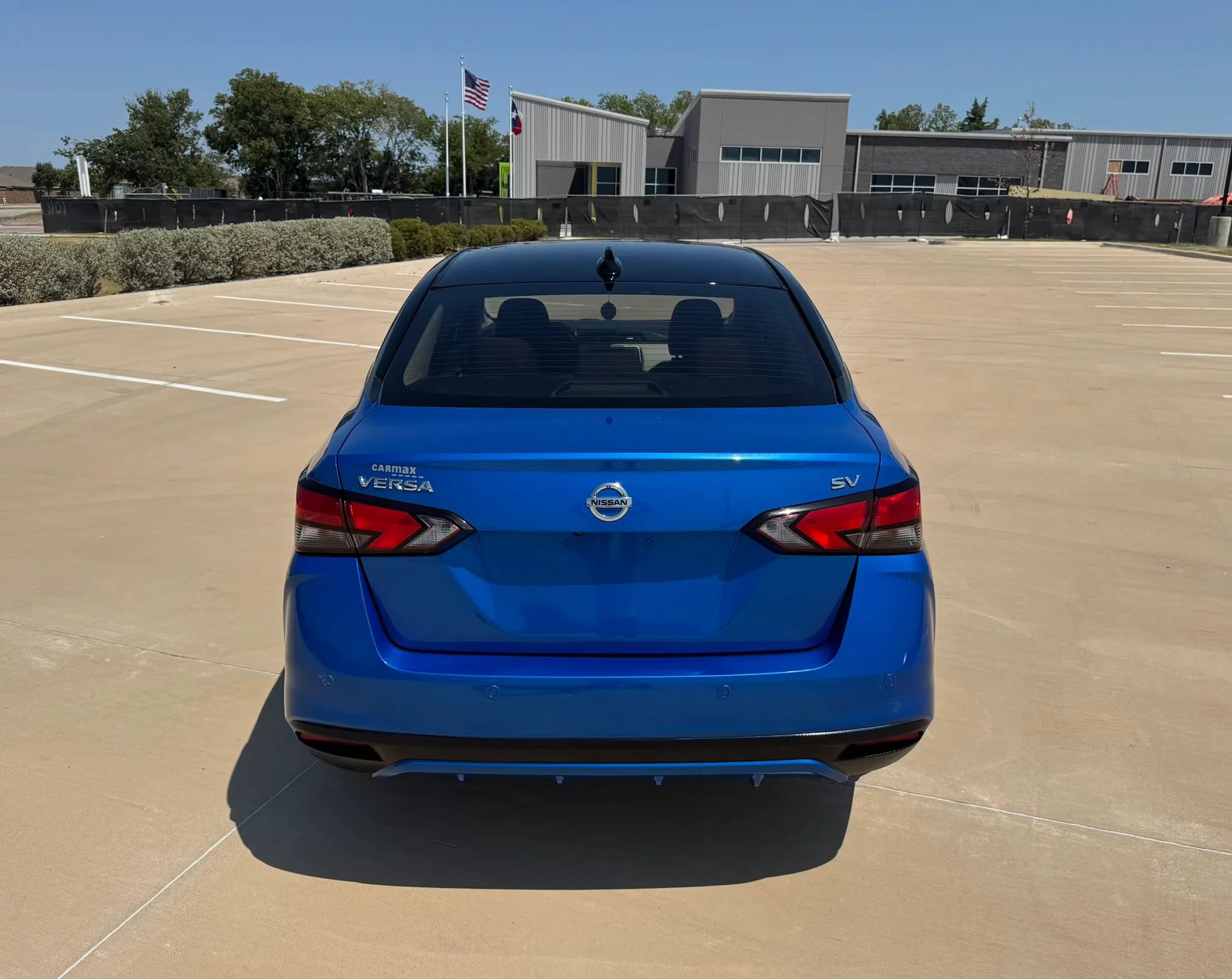 Used 2021 Nissan Versa SV FWD image 8