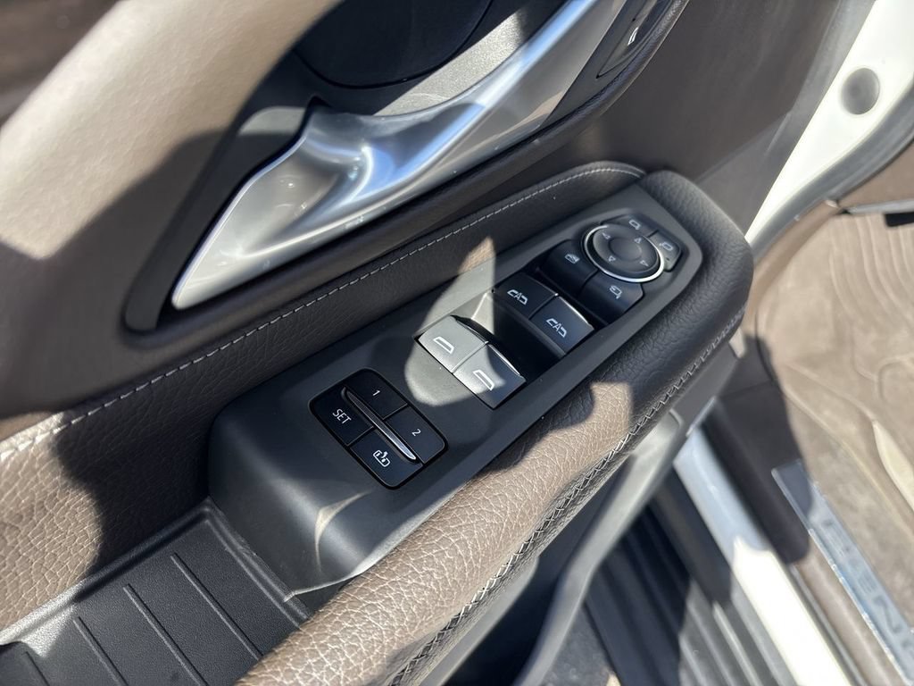Used 2022 GMC Yukon Denali AWD/4WD image 27