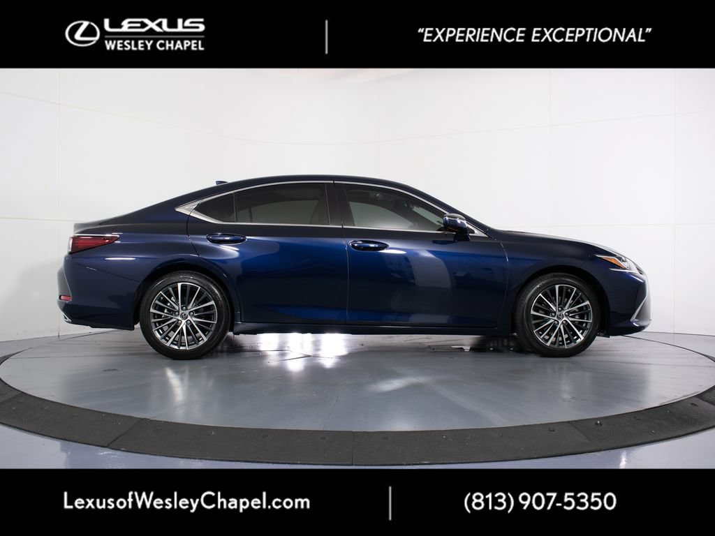 Used 2025 Lexus ES 350 w/ Premium Package FWD image 4