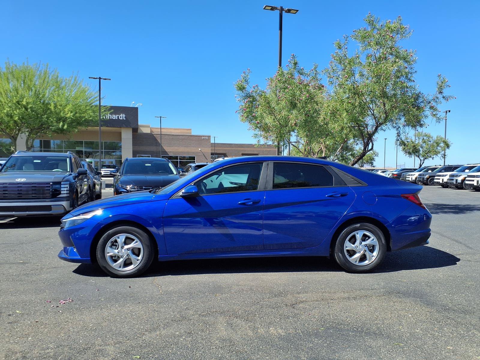 Certified 2023 Hyundai Elantra SE FWD image 3