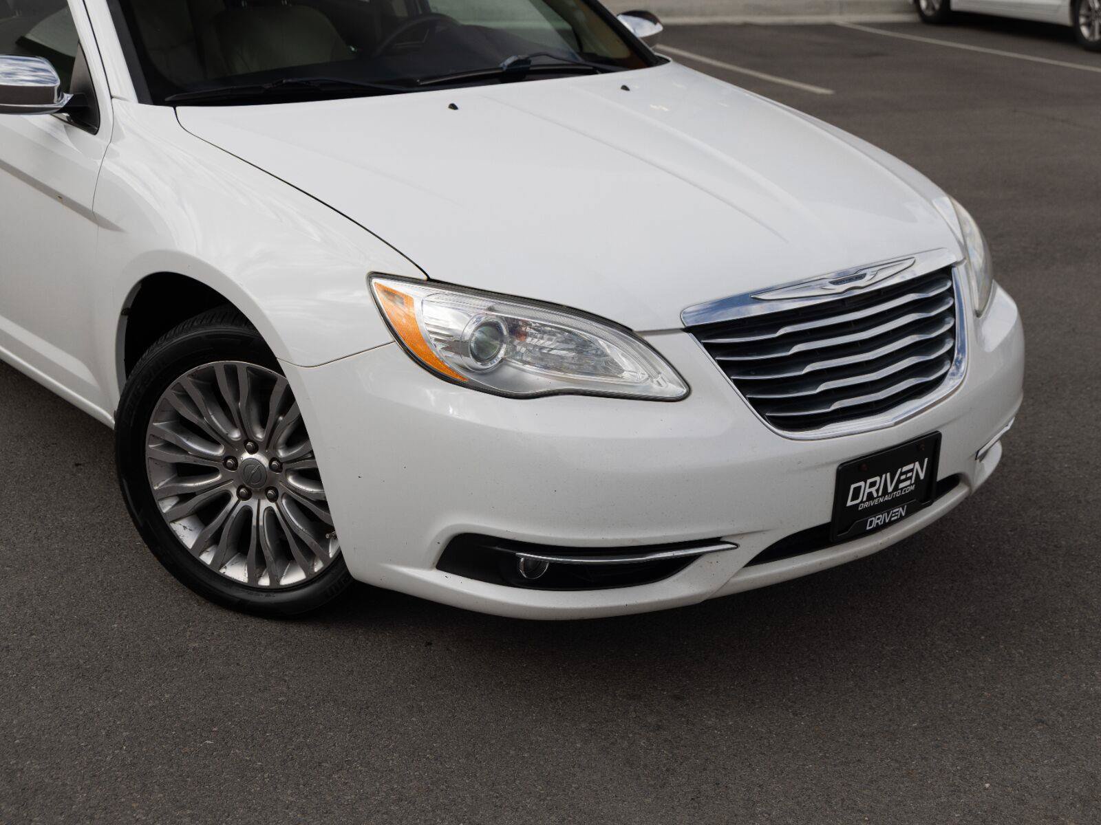 Used 2012 Chrysler 200 Limited FWD image 7
