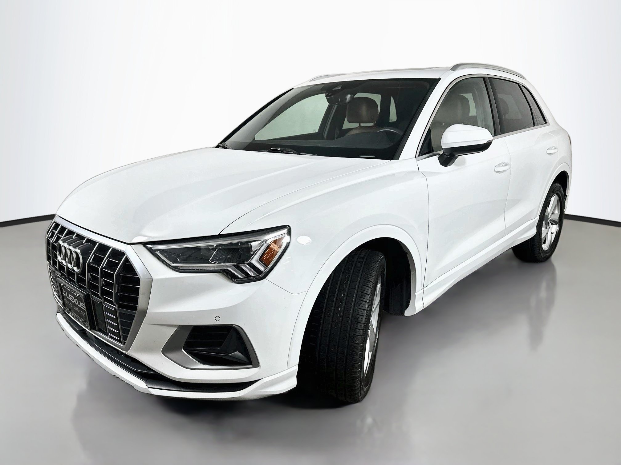 Used 2021 Audi Q3 2.0T Premium Plus w/ Premium Plus Package AWD/4WD image 3