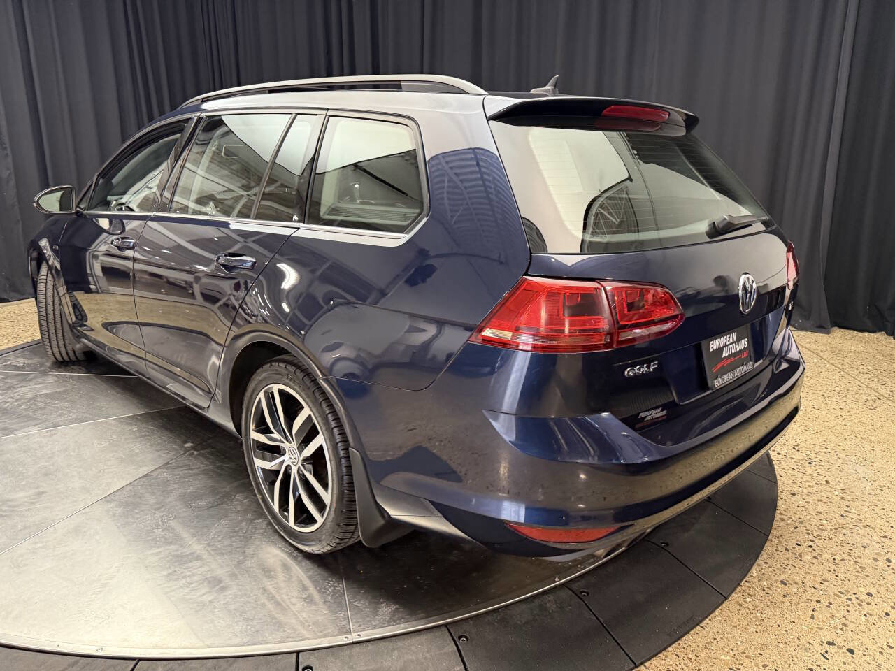 Used 2016 Volkswagen Golf Limited Edition FWD image 6