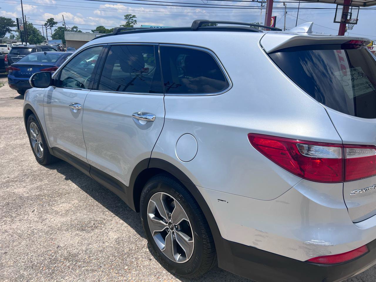 Used 2015 Hyundai Santa Fe GLS FWD image 4