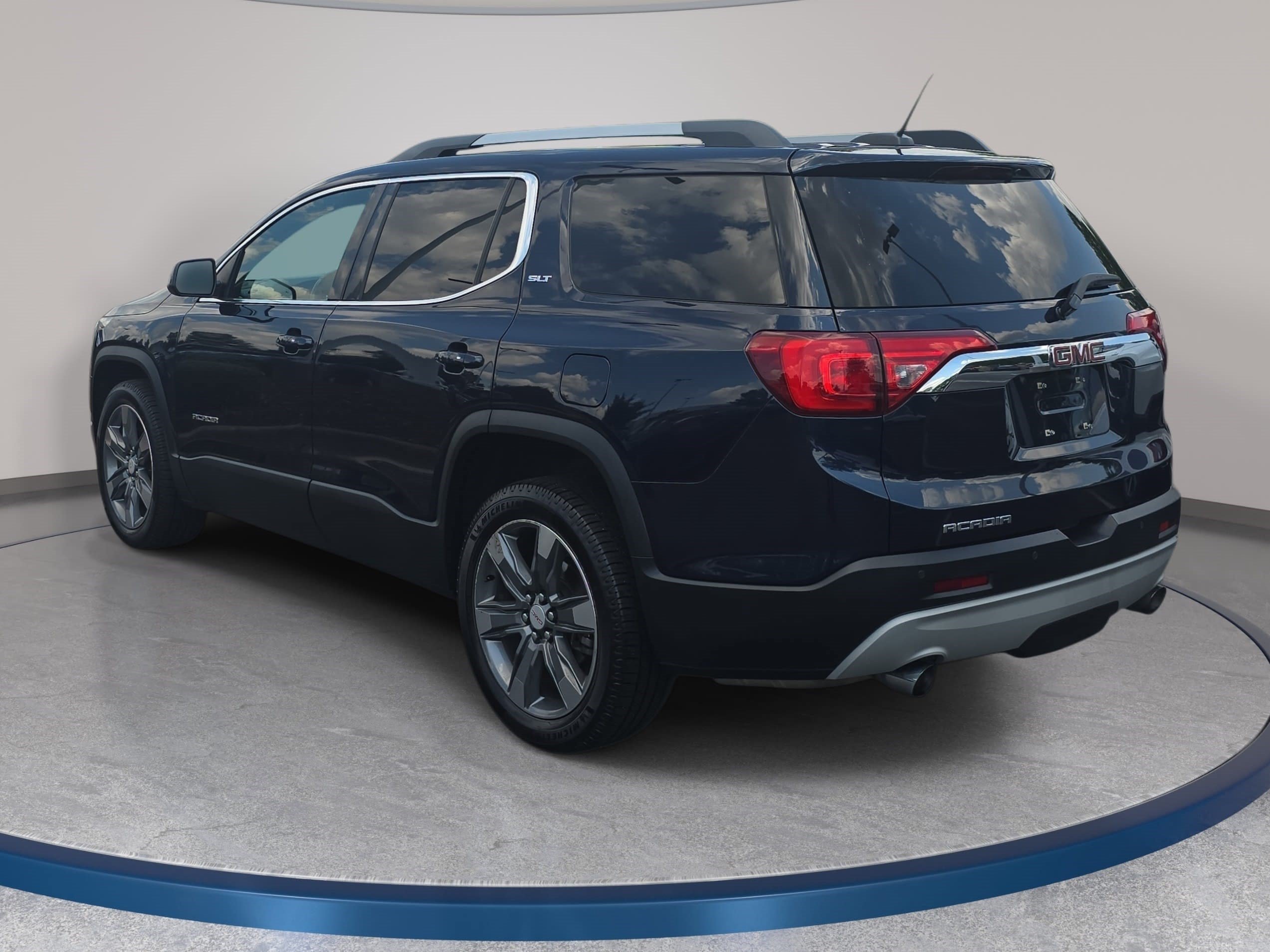 Used 2017 GMC Acadia SLT FWD image 7
