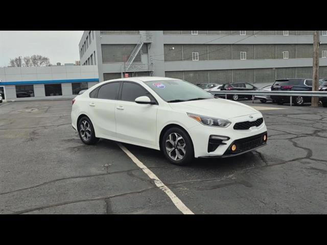 Used 2019 Kia Forte LXS image 2