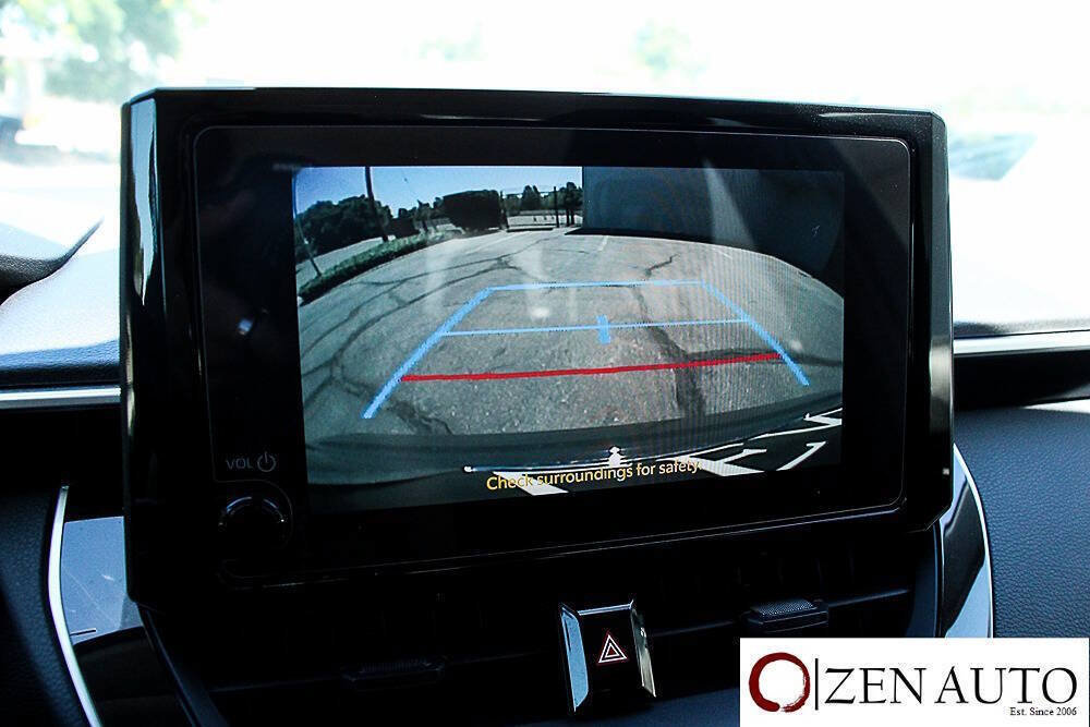Used 2026 Toyota Corolla LE w/ LE Premium Package FWD image 12
