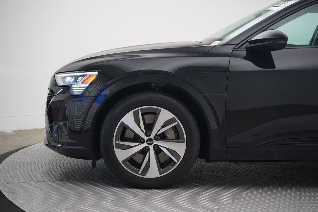 Certified 2024 Audi Q8 e-tron Premium AWD/4WD image 2
