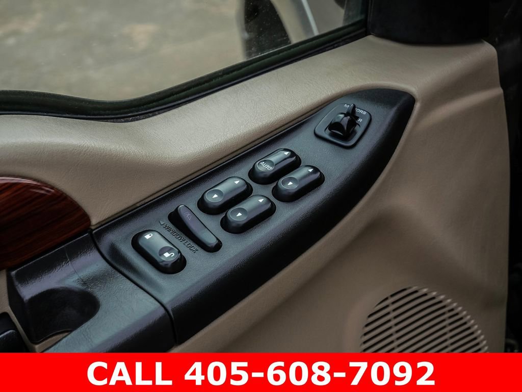 Used 2005 Ford Excursion Limited RWD image 31