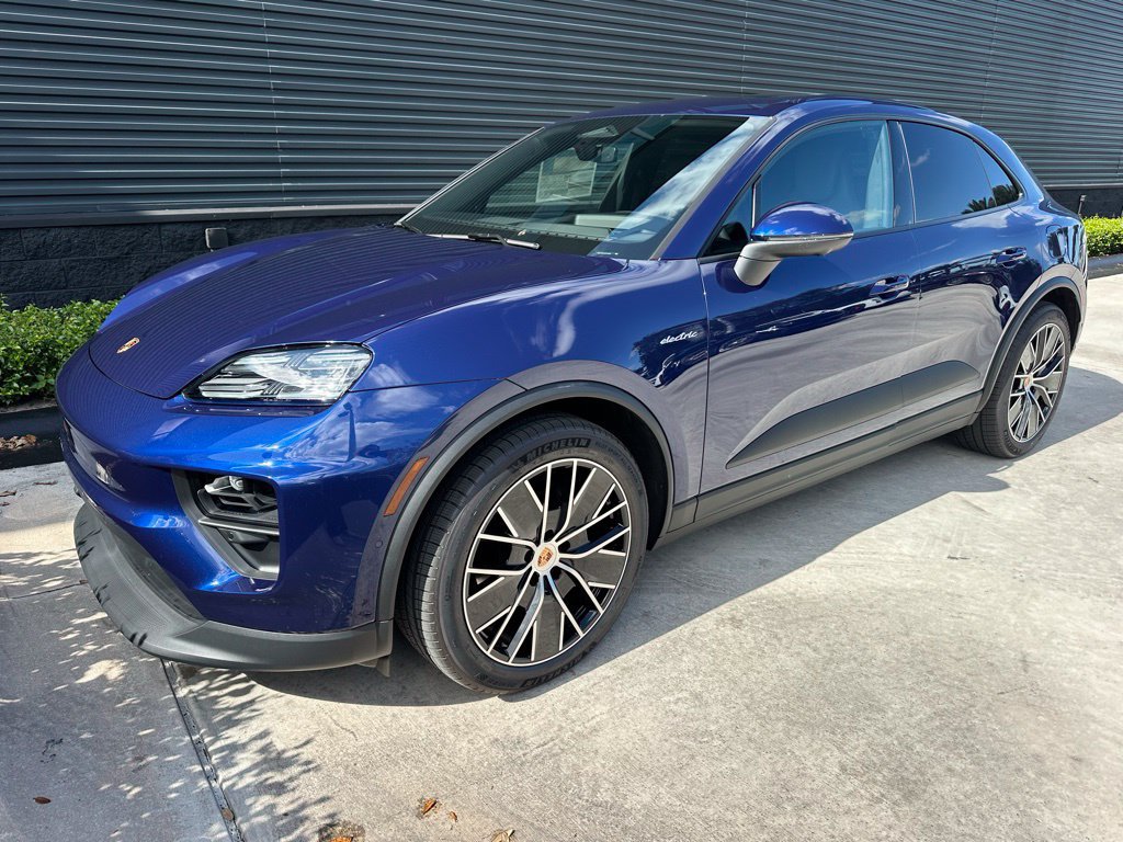 Used 2026 Porsche Macan 4 Electric AWD/4WD image 7
