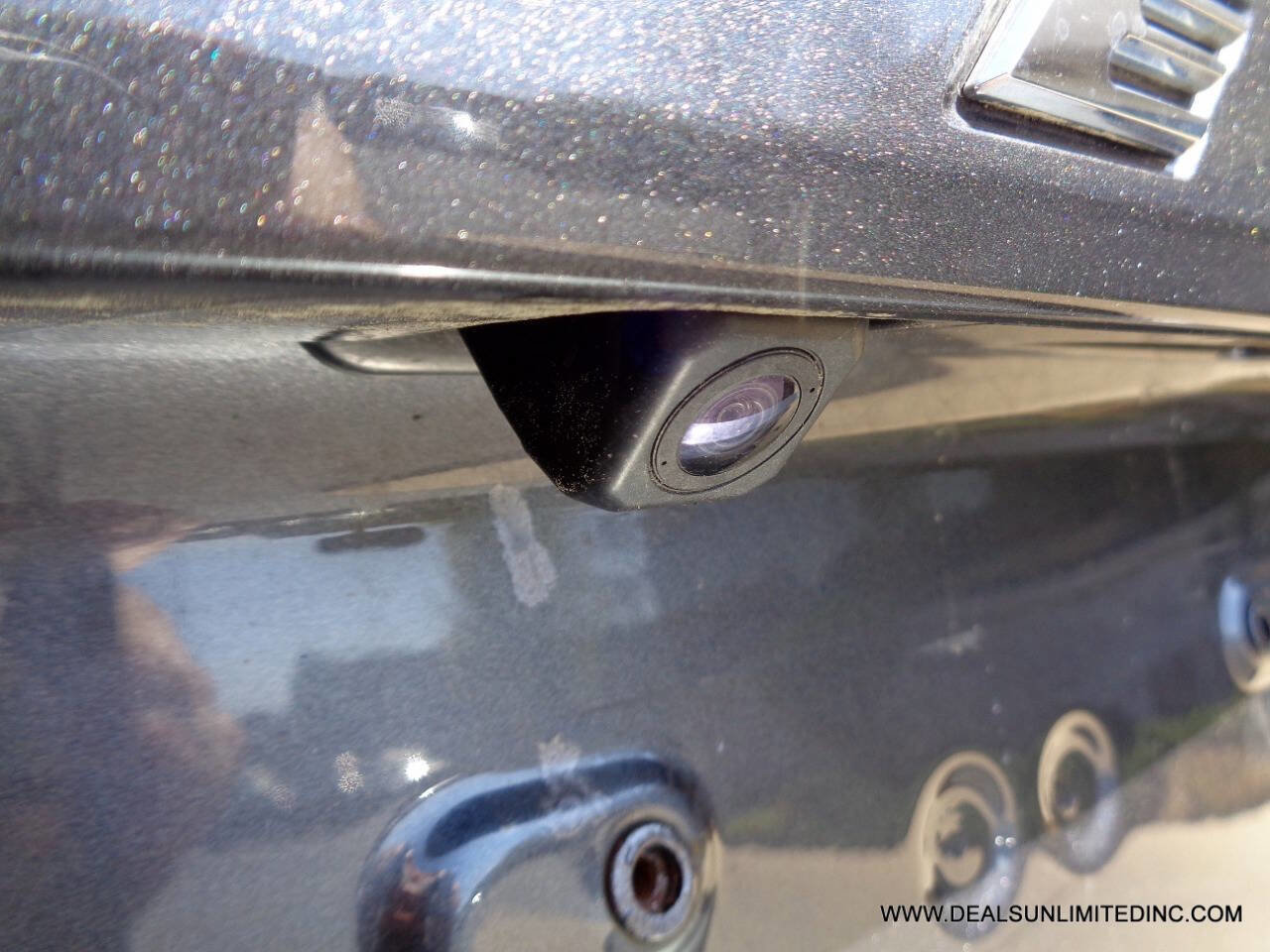 Used 2015 Toyota Venza LE FWD image 15