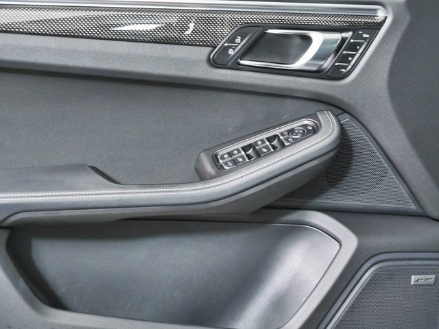 Certified 2023 Porsche Macan Turbo AWD/4WD image 6