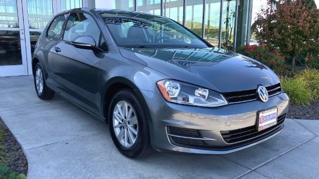 Used 2015 Volkswagen Golf S FWD image 4