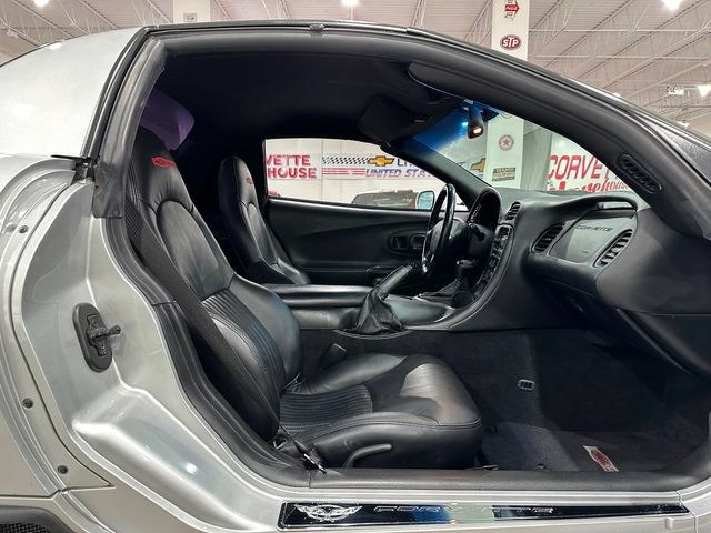 Used 2002 Chevrolet Corvette Z06 w/ Memory Pkg RWD image 12
