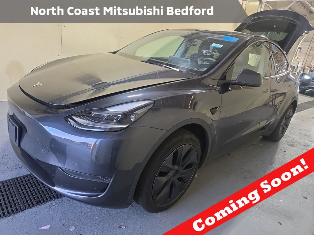 Used 2024 Tesla Model Y Long Range RWD video 1