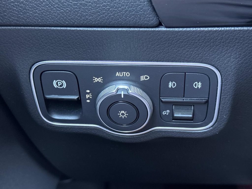 Used 2023 Mercedes-Benz GLA 250 image 30