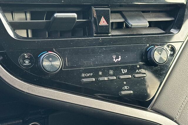 Used 2021 Toyota Camry XSE image 17