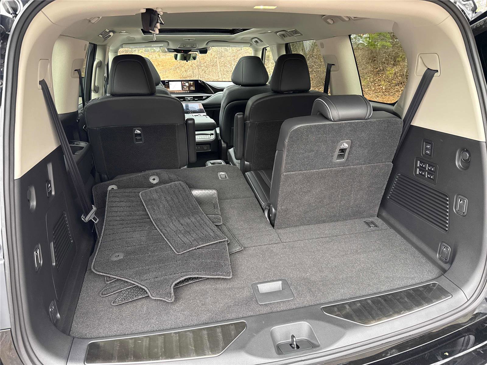 Certified 2025 INFINITI QX80 Sensory image 32