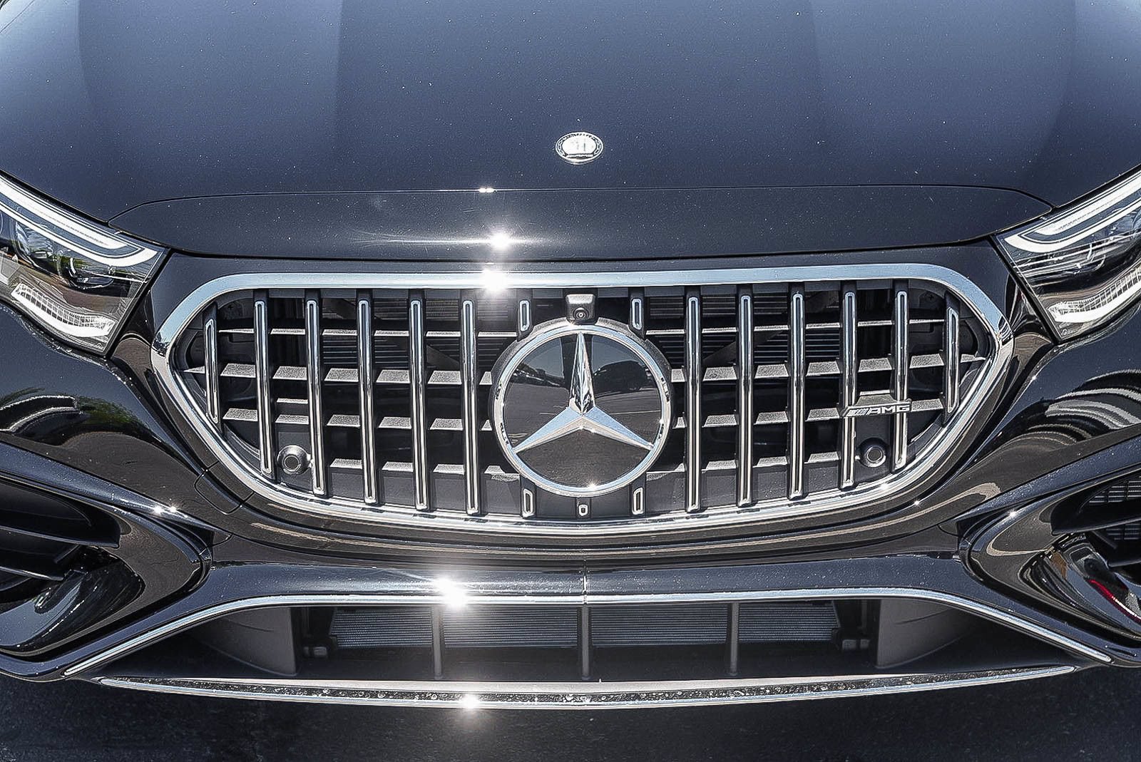 New 2026 Mercedes-Benz E 53 AMG e 4MATIC Sedan image 7
