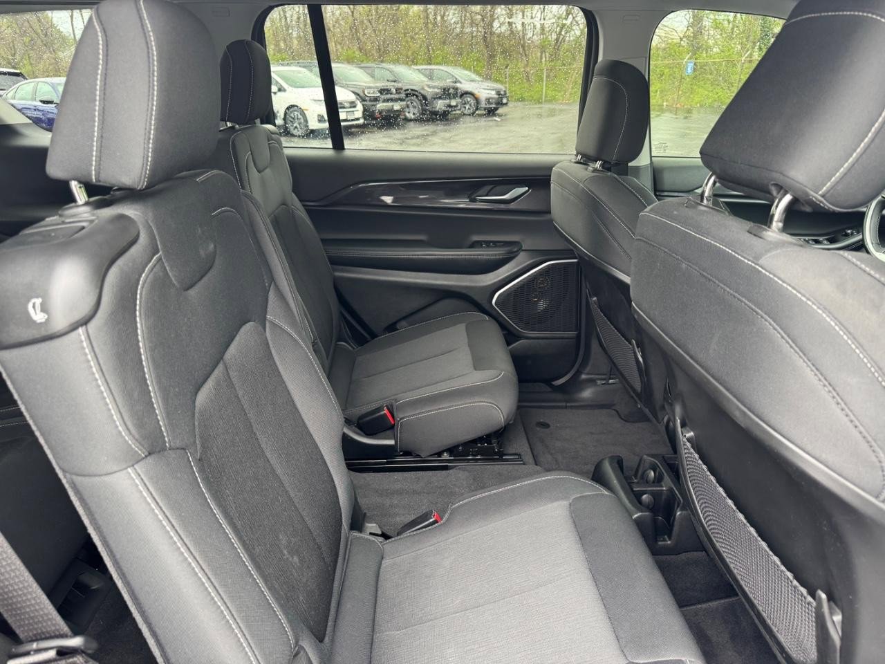 Used 2022 Jeep Grand Cherokee L Laredo w/ Luxury Tech Group I AWD/4WD image 10