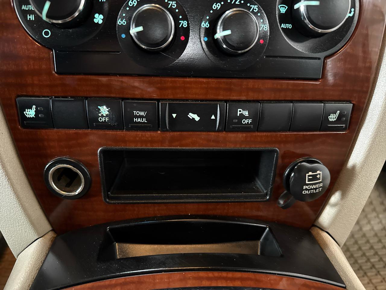 Used 2005 Jeep Grand Cherokee Limited AWD/4WD image 21