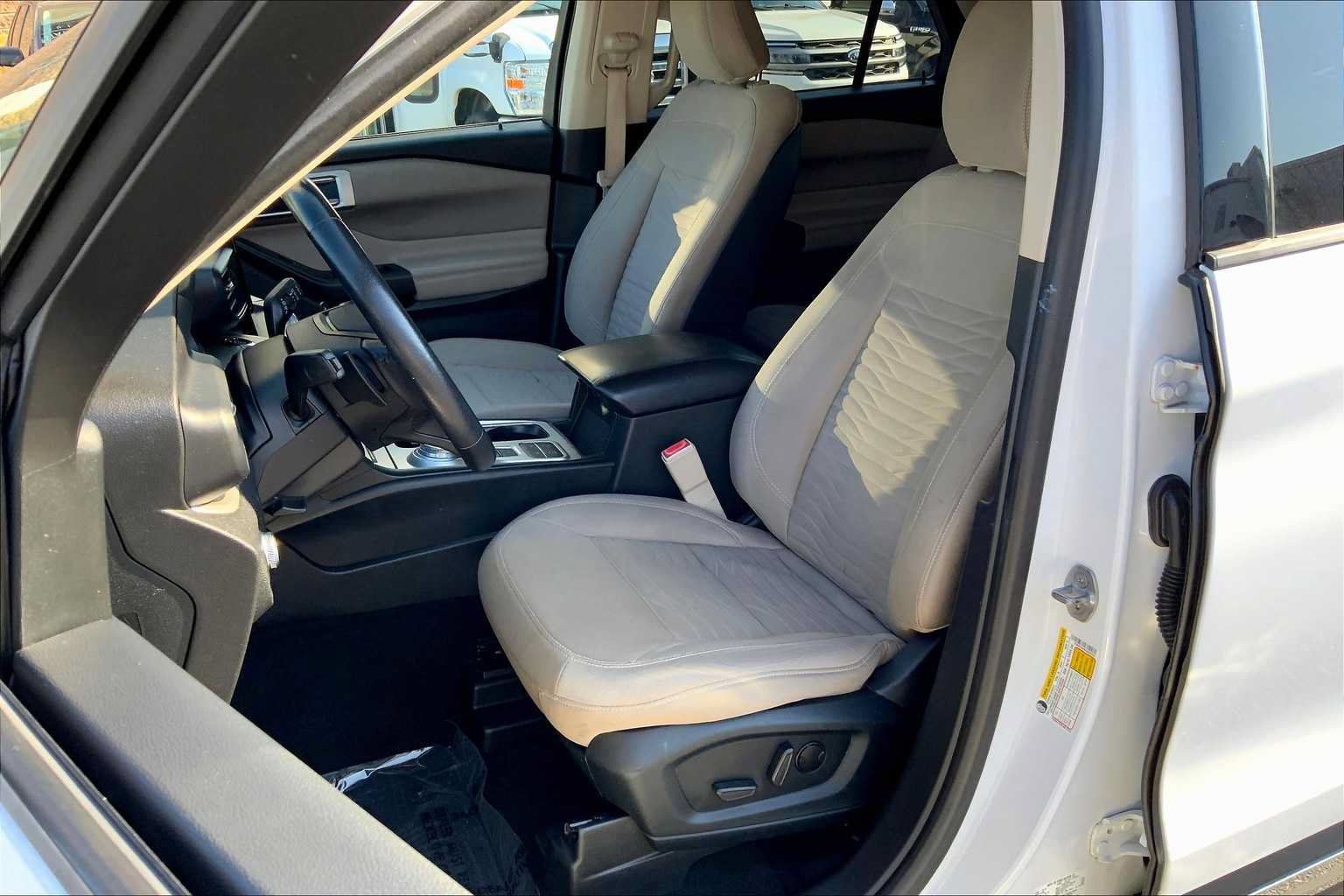 Used 2020 Ford Explorer XLT RWD image 8
