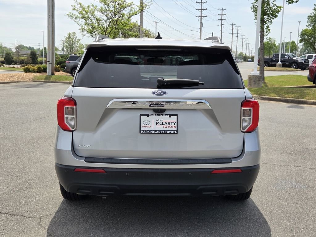 Used 2021 Ford Explorer XLT image 4
