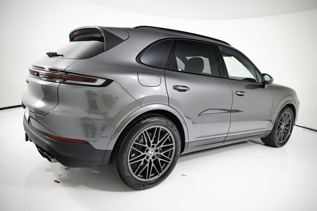 Certified 2025 Porsche Cayenne AWD/4WD image 7
