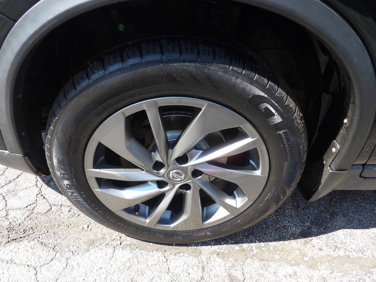Used 2016 Nissan Rogue SL image 3