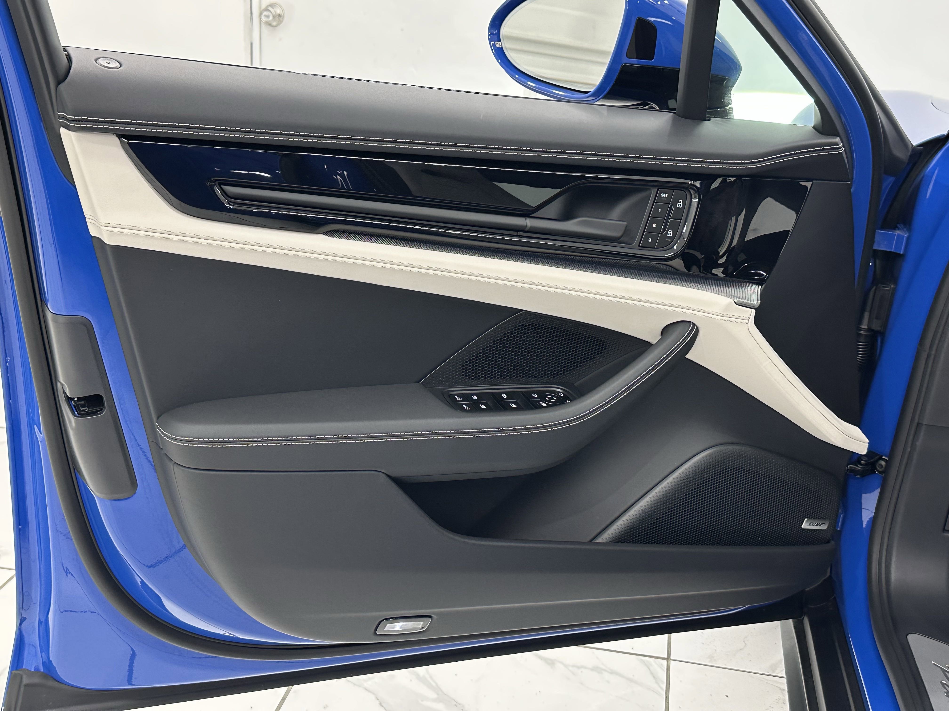 New 2025 Porsche Panamera image 27